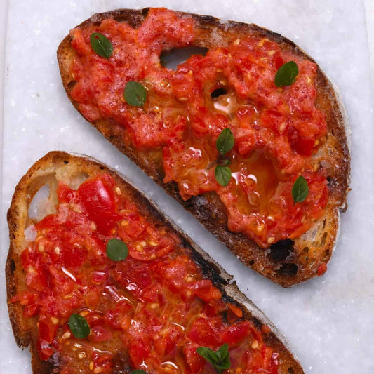 Pan con tomate à la fleur de sel de Guérande au piment d'Espelette